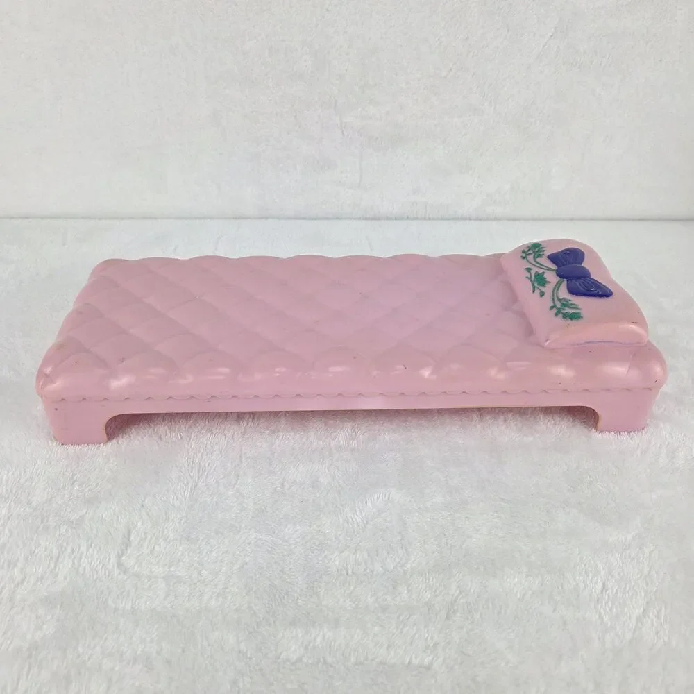 Vintage 1993 MII Meritus Barbie Dollhouse Pink Bed Bedroom Furniture